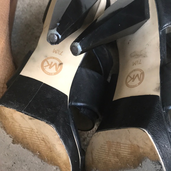DONATED! 4Michael Kors shoes for the price of 1 - Picture 7 of 8